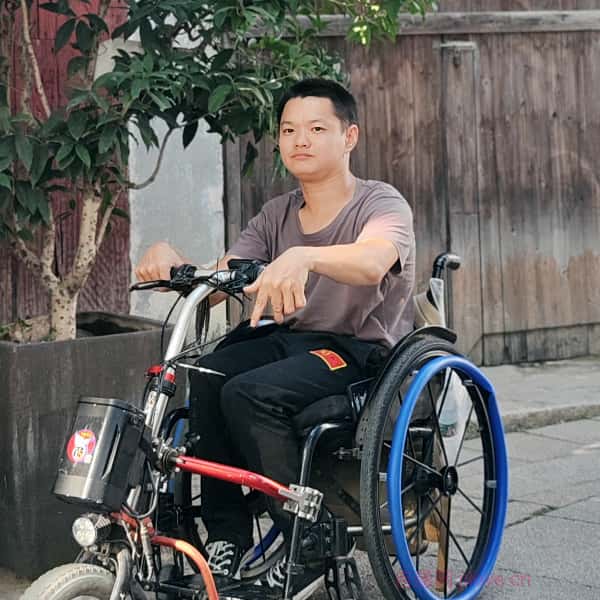 湖北32岁单身帅哥真诚找对象-龙岩征婚网